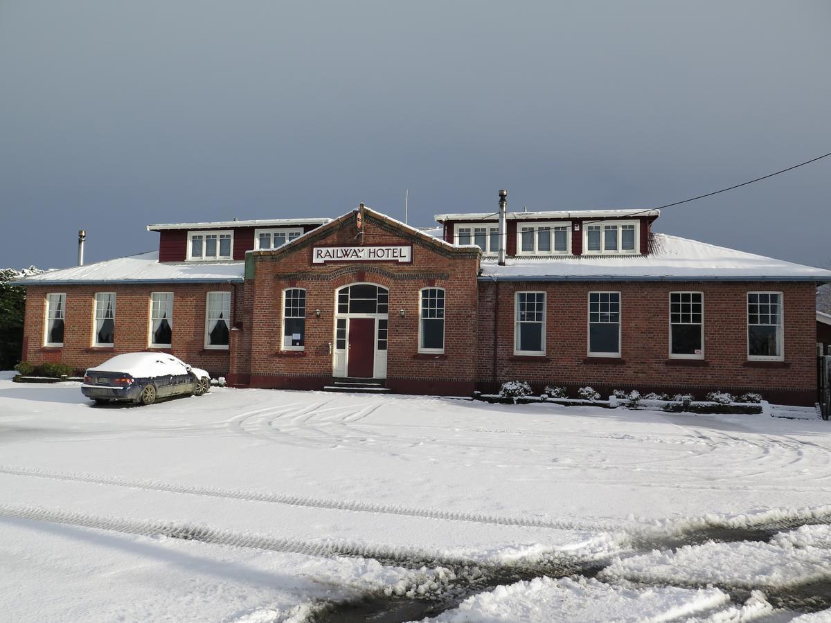Mossburn Railway Hotel Екстериор снимка
