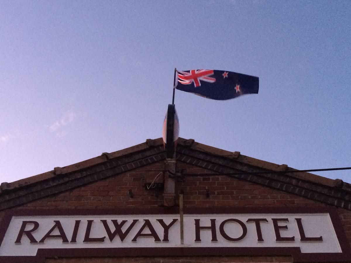 Mossburn Railway Hotel Екстериор снимка