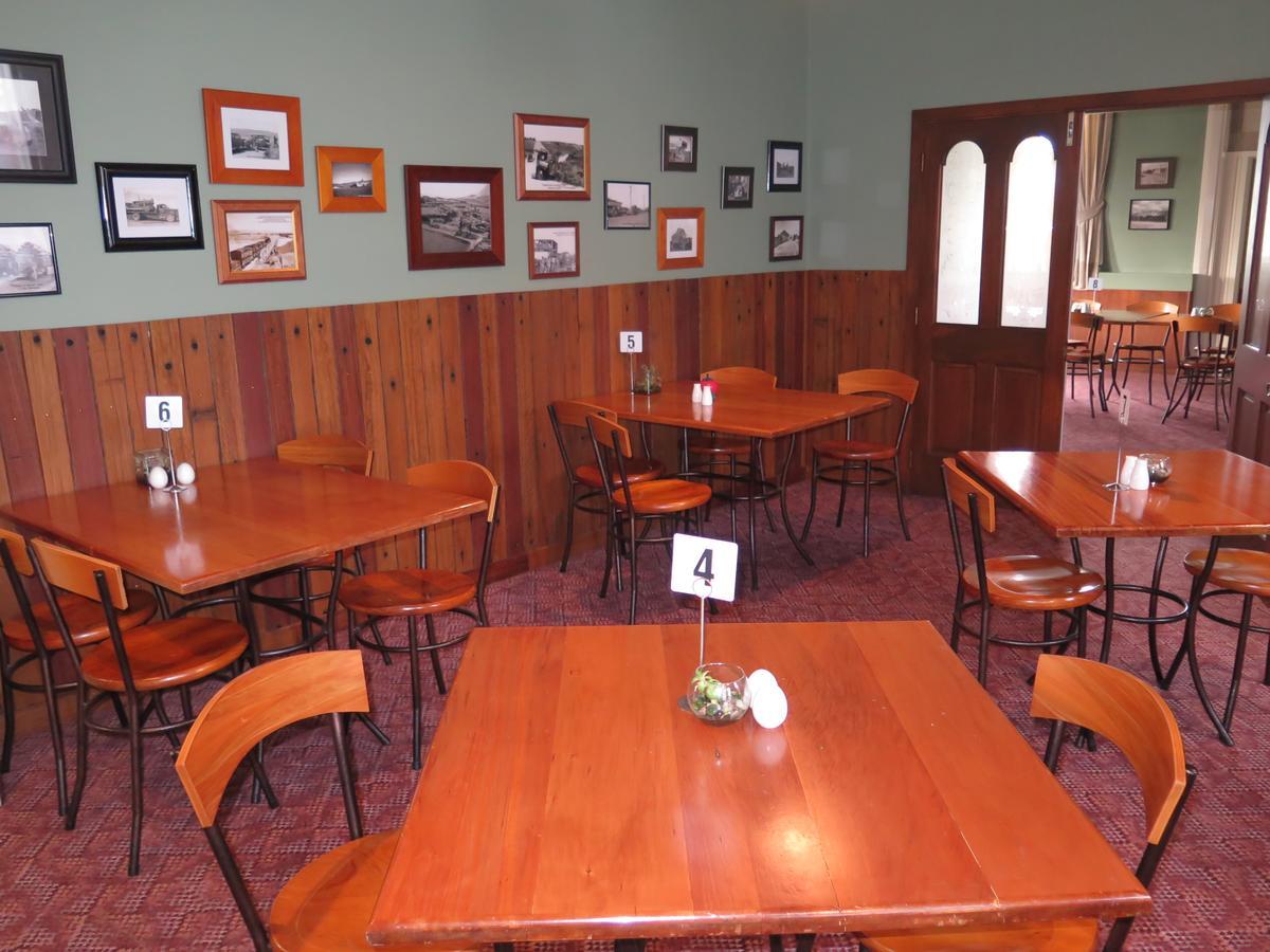 Mossburn Railway Hotel Екстериор снимка