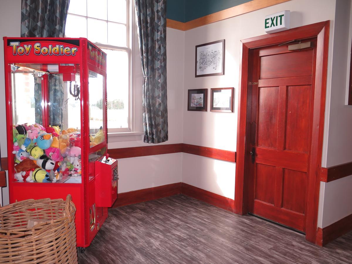 Mossburn Railway Hotel Екстериор снимка