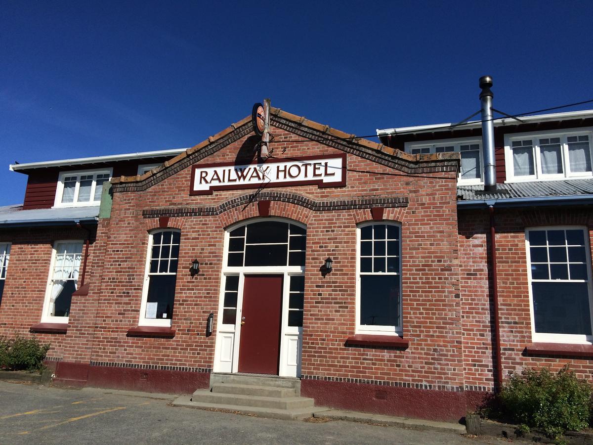 Mossburn Railway Hotel Екстериор снимка
