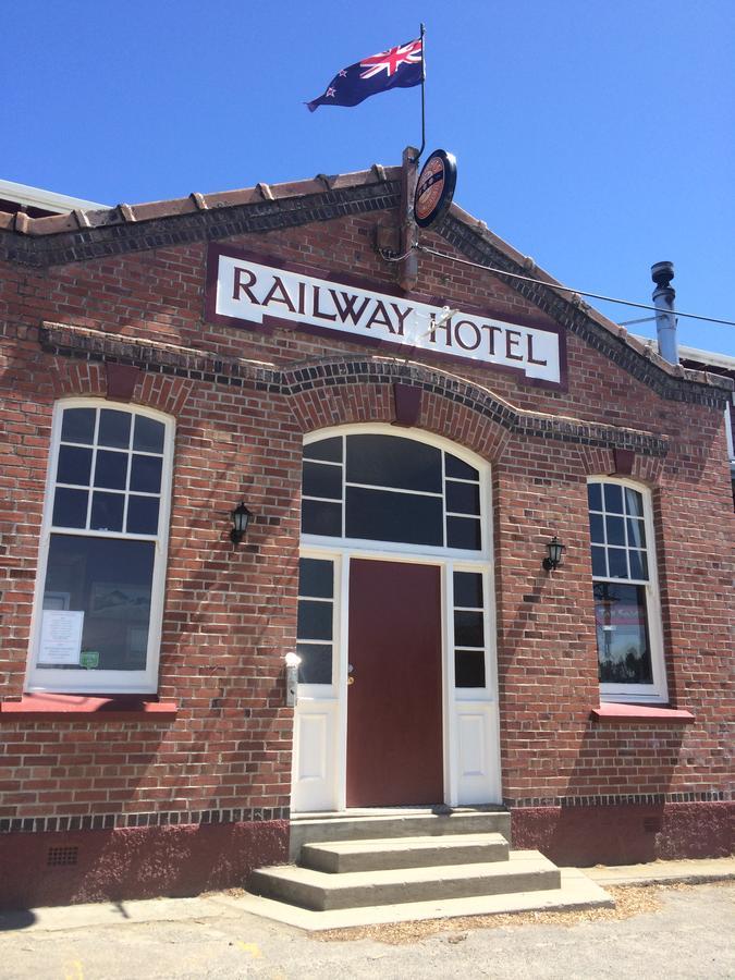 Mossburn Railway Hotel Екстериор снимка
